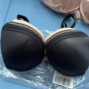 Victoria's Secret Very Sexy Push-up Black and Butterfly Lace Bra